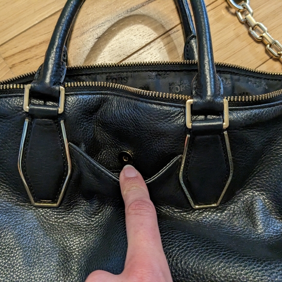 Michael kors purse - Picture 7 of 11